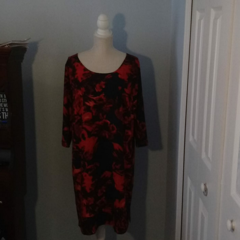 Red and navy sheath dress